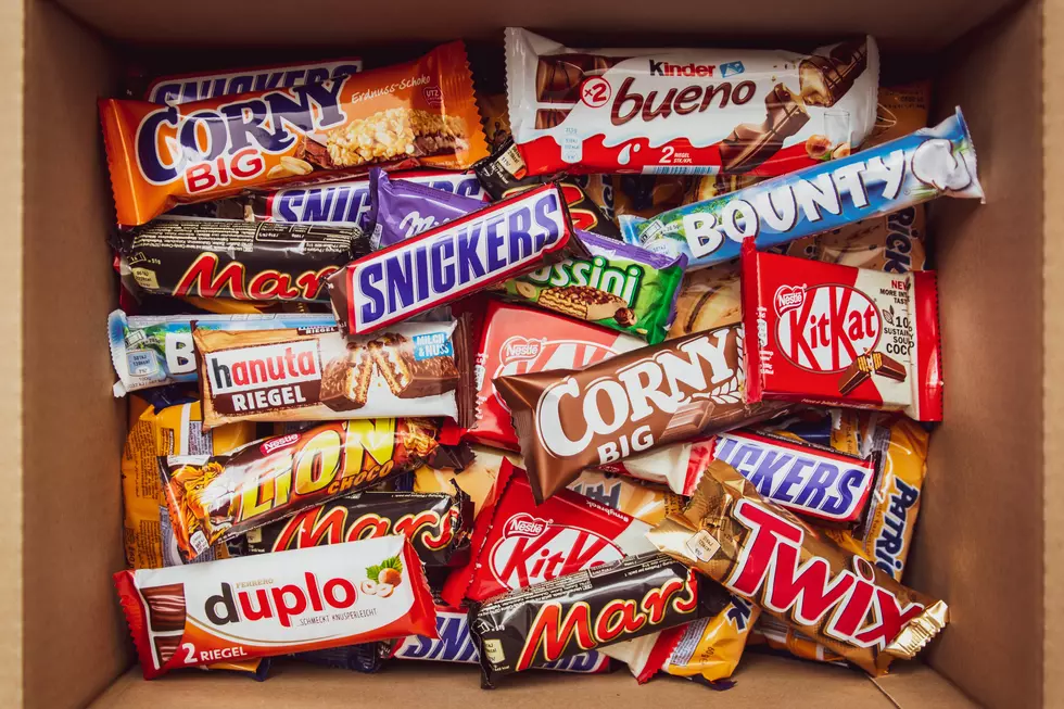 Can You Guess Minnesota’s Favorite Candy? What About IA and WI?