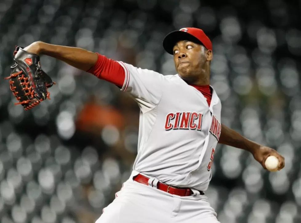 Chapman, Reds Agree on Contract