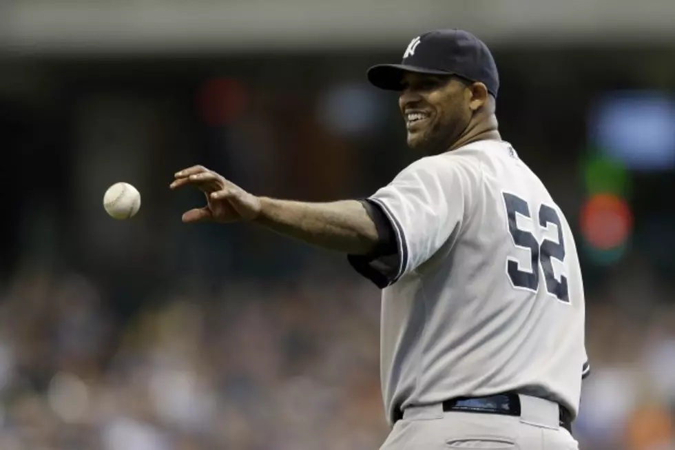 Yankees&#8217; Sabathia (Knee) Expects to Pitch in 2015