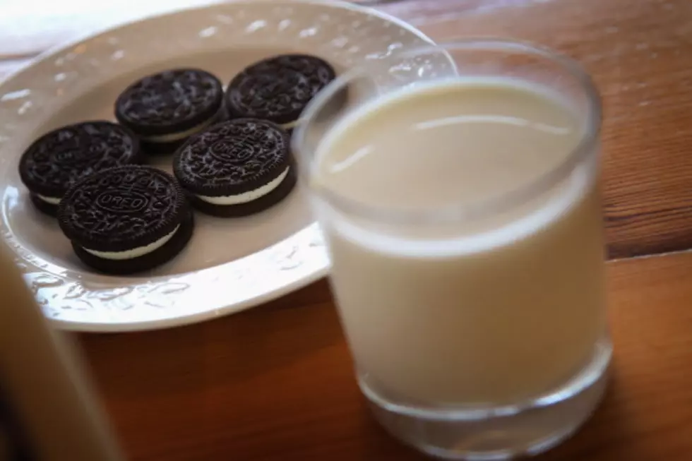 Be The First To Try Red Velvet Oreos