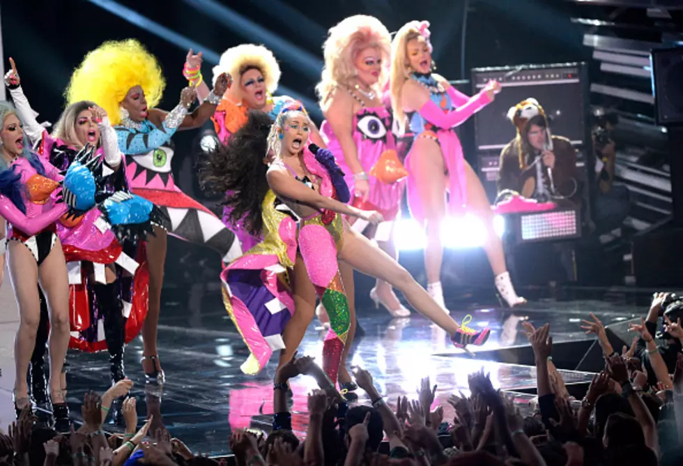 Problematic: Miley Deserves An &#8220;F&#8221; For Her VMA Hosting Gig