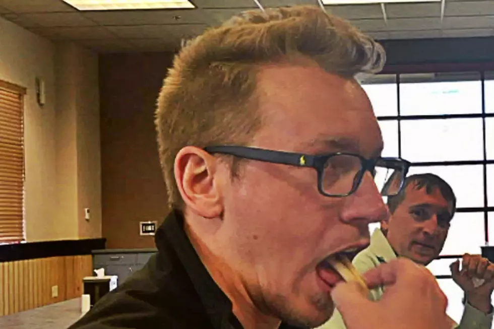 Chris Cruise Tries Fry Sauce For The First Time