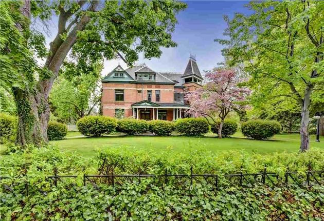 125 Year Old Warm Springs Mansion for Sale for First Time; Take a Look Inside [PHOTOS]