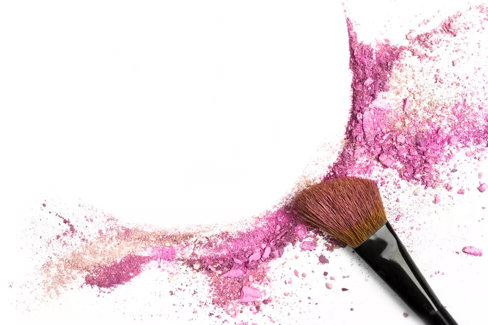 Recall Alert: This Makeup Contains Asbestos and is Being Ripped From Shelves!
