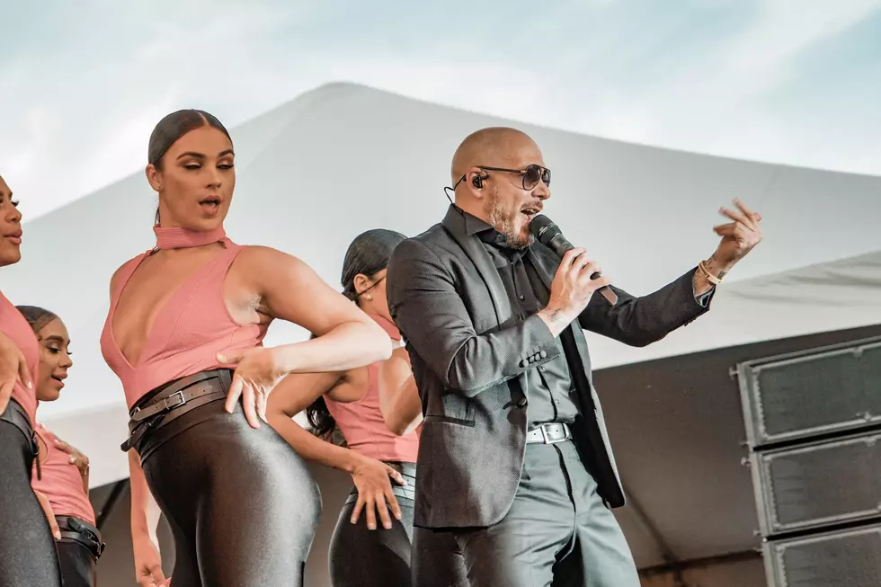 Pitbull, Roses and Dancers Steal Show at BMF #10 [Gallery Three)