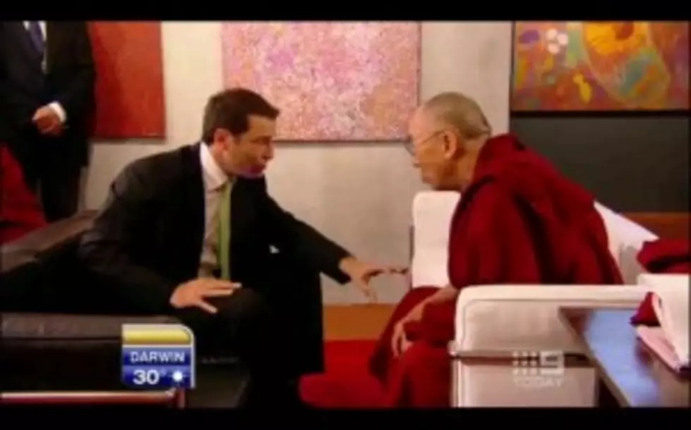 Anchor&#8217;s Joke Bombs With The Dalai Lama [VIDEO]