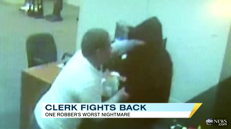 Pawn Shop Employee Literally KO&#8217;s Thief in Attempted Robbery &#8211; [VIDEO]