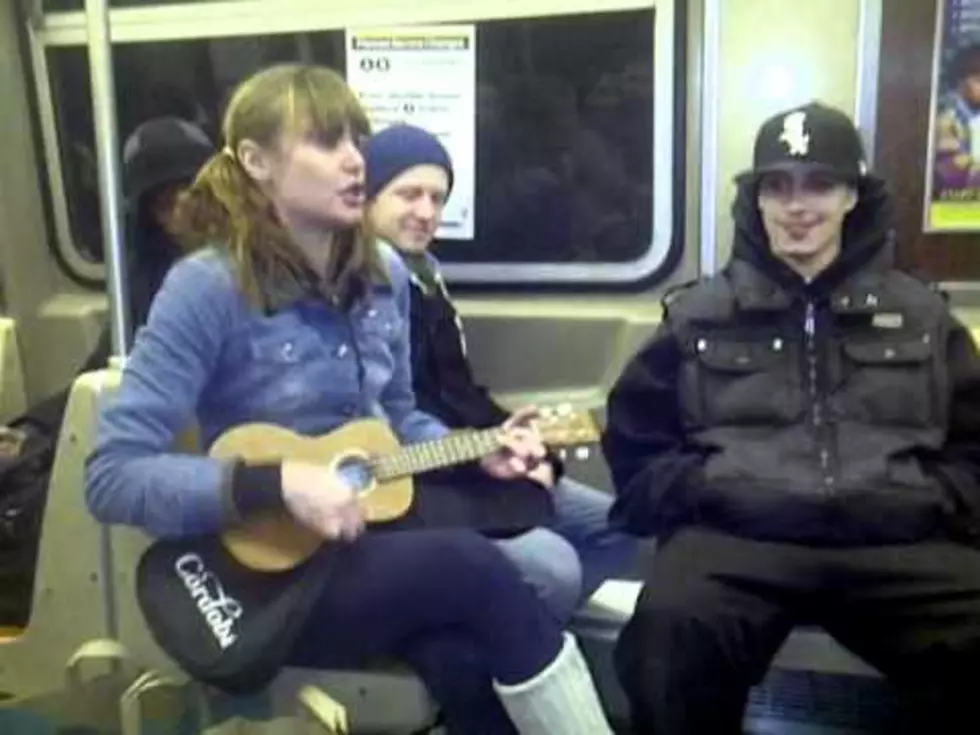 Ukulele Solo On The New York Subway [VIDEO]