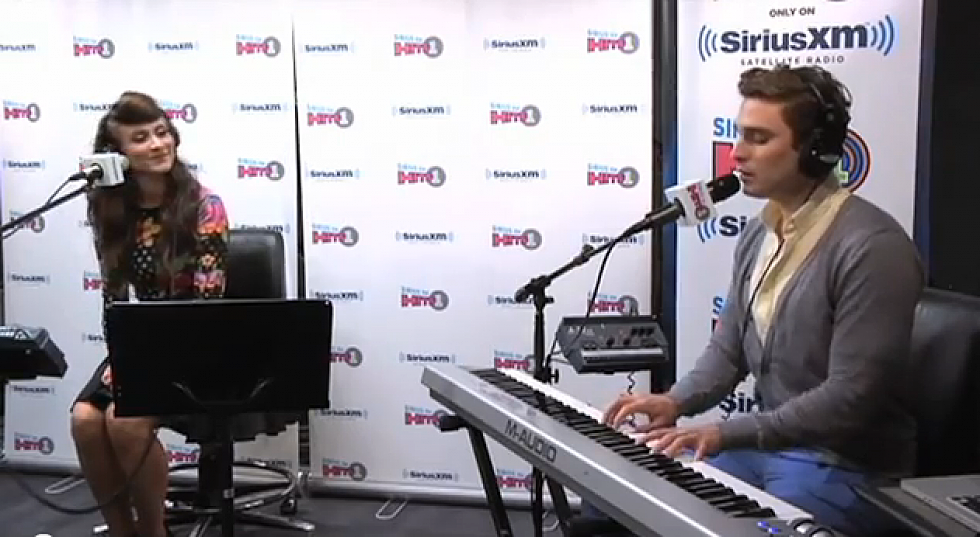 Karmin Covers &#8216;Somebody That I Used To Know&#8217;