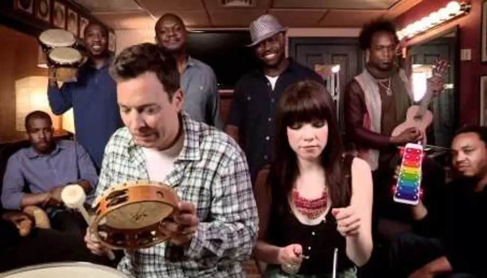 Carly Rae Jepson Sings Call Me Maybe With Jimmy Fallon & The Roots [VIDEO]