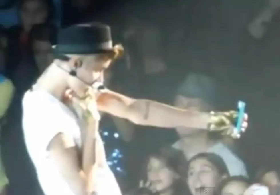 Justin Bieber Has iPhone&#8217;s Thrown At Him [VIDEO]