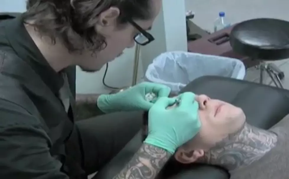 Man Gets Glasses Tattooed on His Face [VIDEO]
