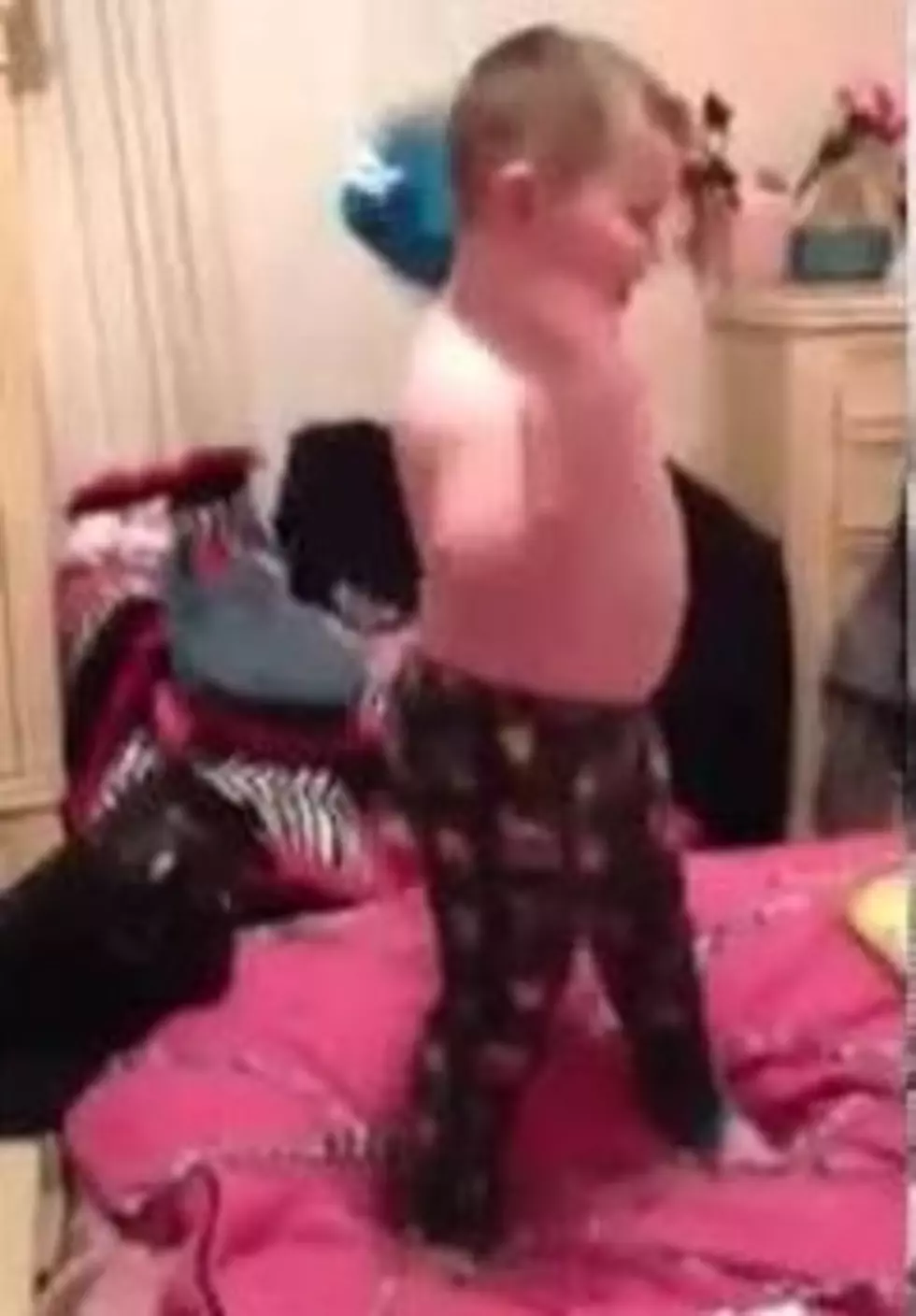 Kid Dancing to Sexy and I Know it Guaranteed to Make You Laugh