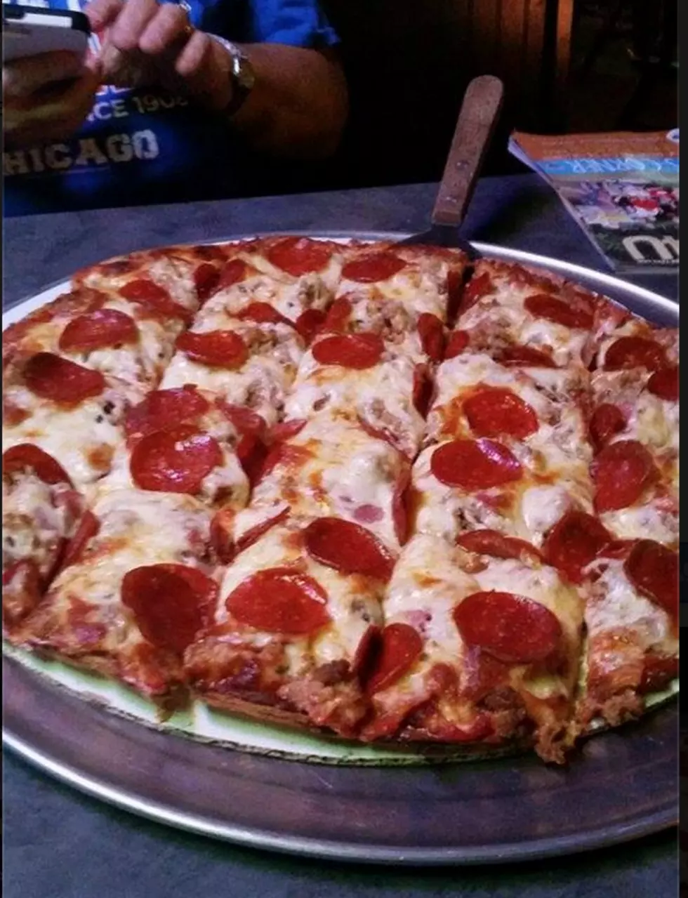 Melissa Awesome&#8217;s Pick for Best Pizza in the Tri-State- Lyles Sportszone