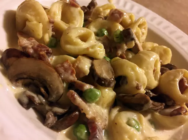 Weeknight Dinner Idea &#8211; Tortellini Carbonara [RECIPE]