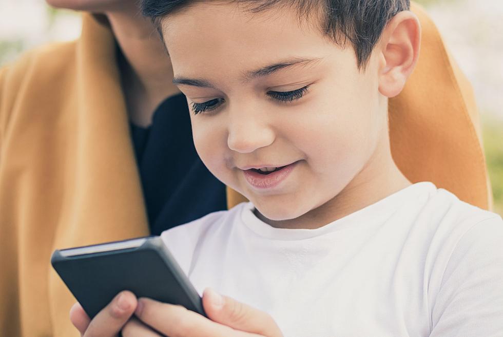 10 Apps Your Kids Probably Shouldn’t Have on Their Phones