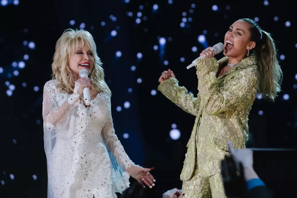 Dolly Parton & Friends Filming 2022 Mountain Magic Christmas Special in TN