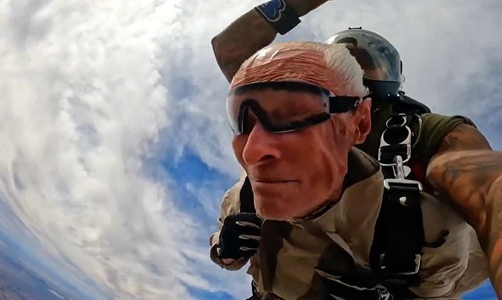 Kentucky WWII Veteran Discovers a Love for Skydiving in His Late 90s