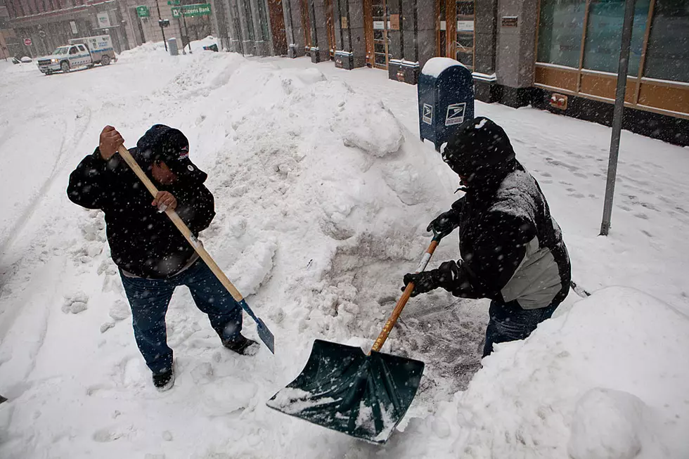 Shoveling Snow Can Be Deadly &#8212; Here&#8217;s the Right Way to Do It