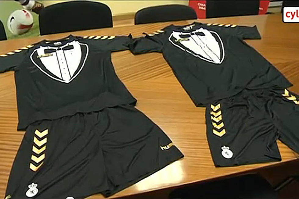 Soccer Team’s Tuxedo T-Shirt Uniform Is a Fashion Faux Pas [PHOTOS, VIDEO]