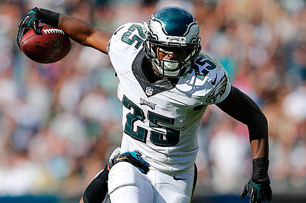 LeSean McCoy’s 20-Cent Tip at Restaurant Causes Ugly Facebook Controversy [POLL]