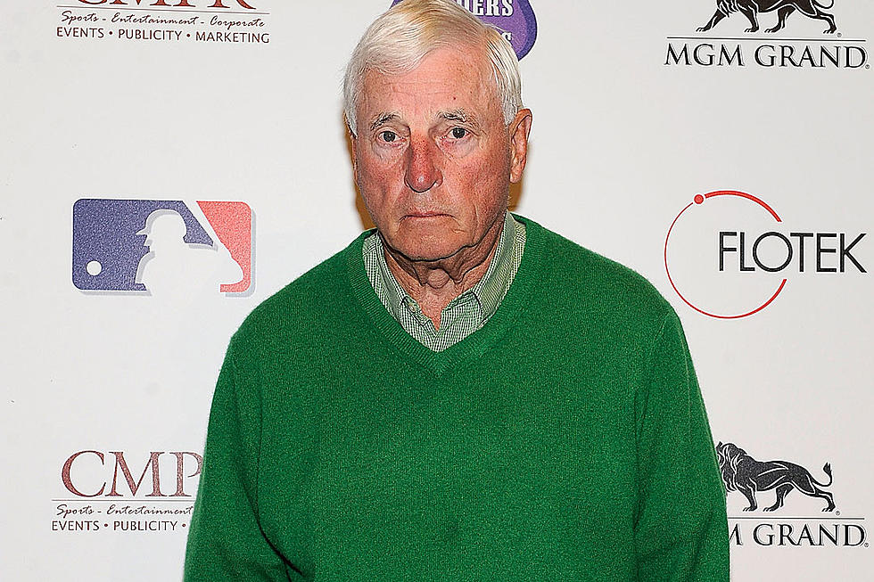 Bob Knight Screams at Fans, Hasn't Chilled Out at All