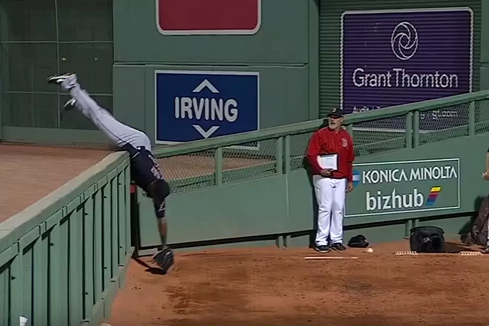 Austin Jackson Flips Into Bullpen Making Catch for the Ages