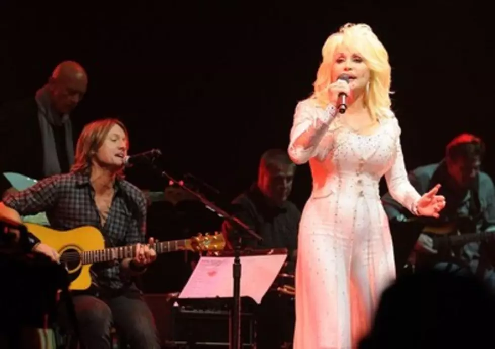 Dolly Sings My Favorite Country Christmas Tune