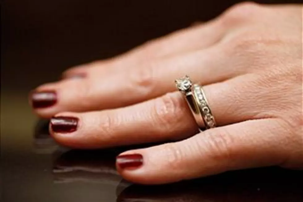 Woman Loses Ring &#8212; Finds It at a Waste Plant [Video]