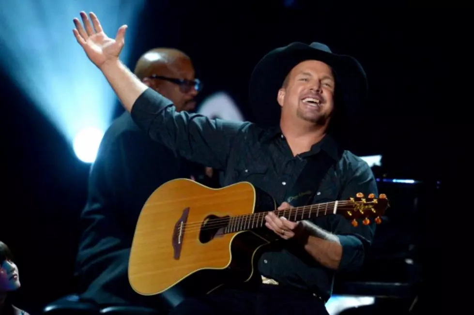 Garth Releases Another Comeback Clue!