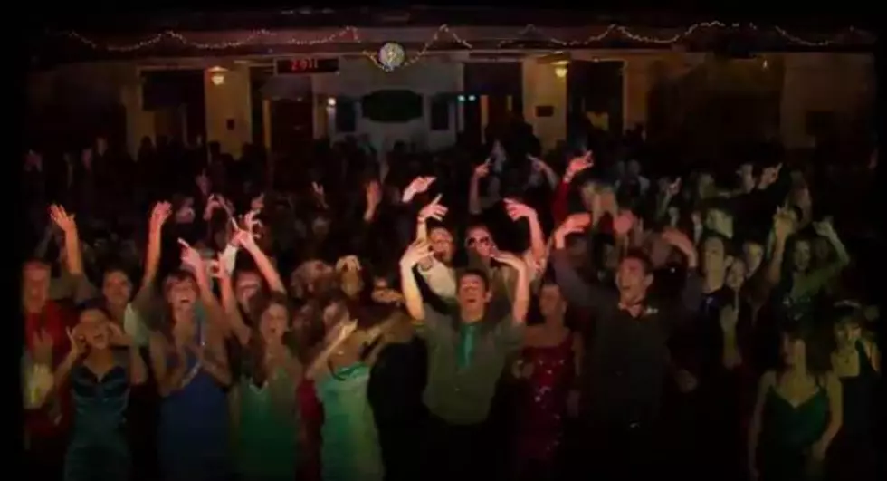 Daviess County High School Hosts Fluorescent Fever Dance [Video]