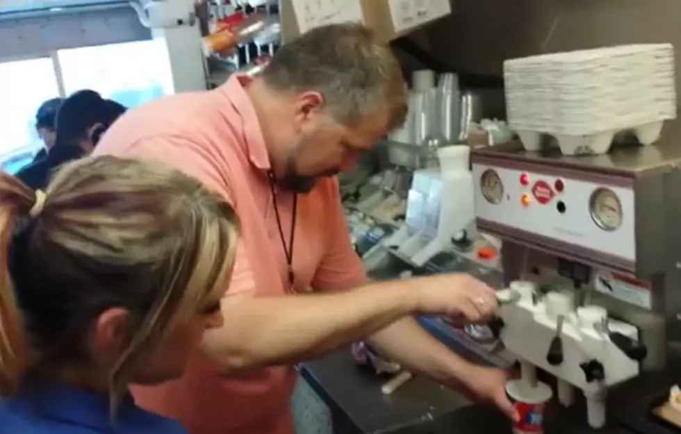 Dave Spencer Makes His Own Dairy Queen Blizzard [VIDEO]