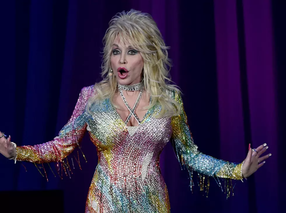 Dolly To Perform At ACM's