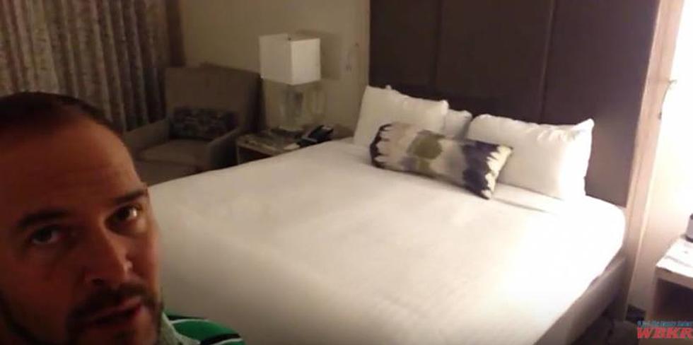 Tour a Cascades Room at Gaylord Opryland Resort [Video]