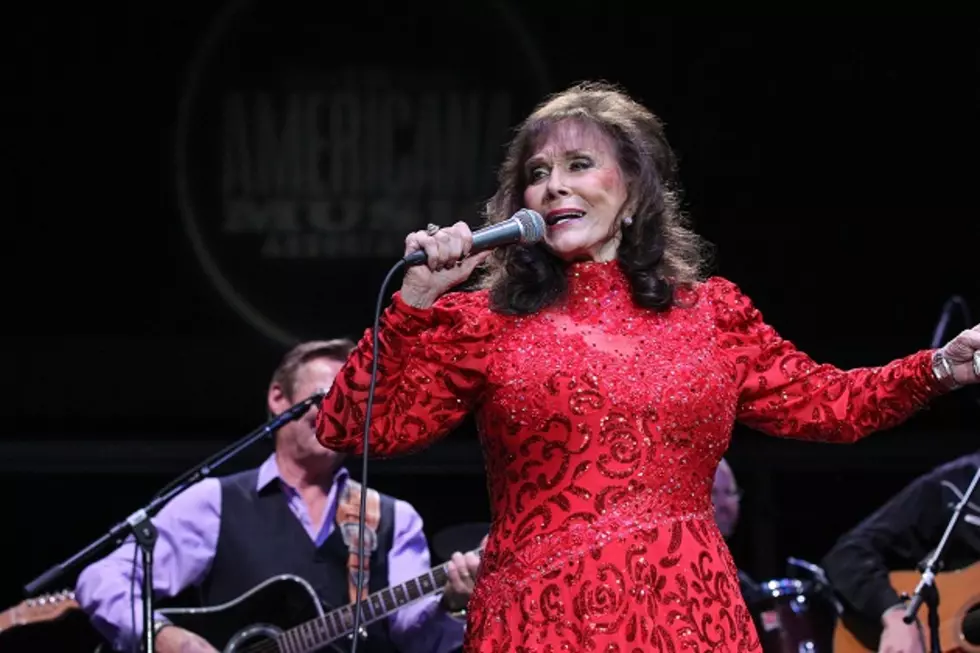 Loretta Lynn Hospitalized After Suffering a Stroke [VIDEO]