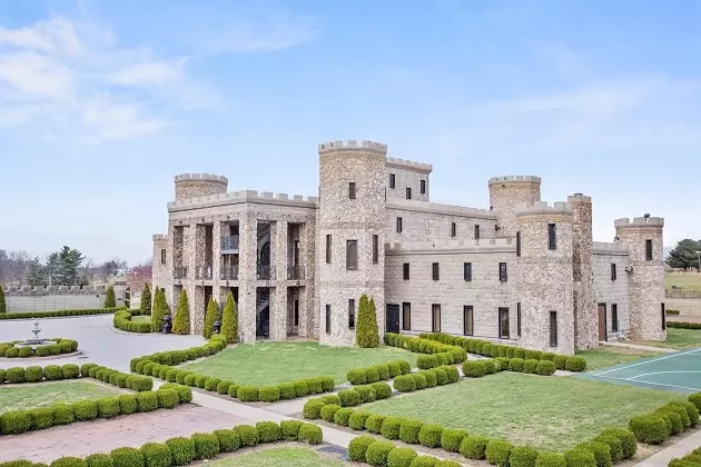 Kentucky&#8217;s Third Most Expensive Residential Property for Sale&#8230;and It&#8217;s a CASTLE [PHOTOS]