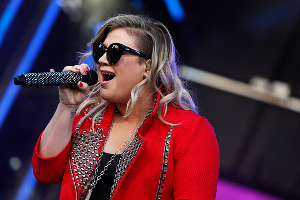 Listen to Two Country Songs Leaked by Kelly Clarkson [Video]