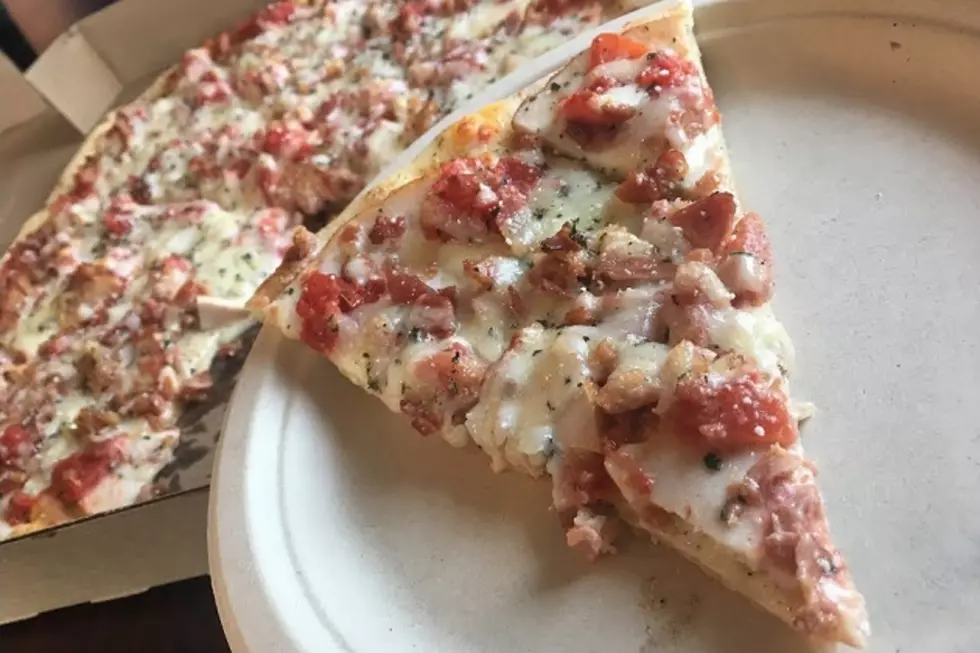 It’s Time to Try Fetta’s All-New Kentucky Legend Hot Brown Pizza [VIDEO]