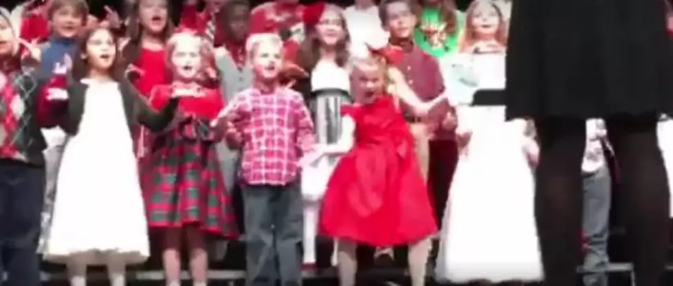 Girl Brings Down the House at Her School Christmas Concert [Video]