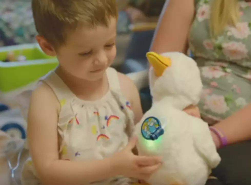 Aflac Duck Helps Kids with Cancer