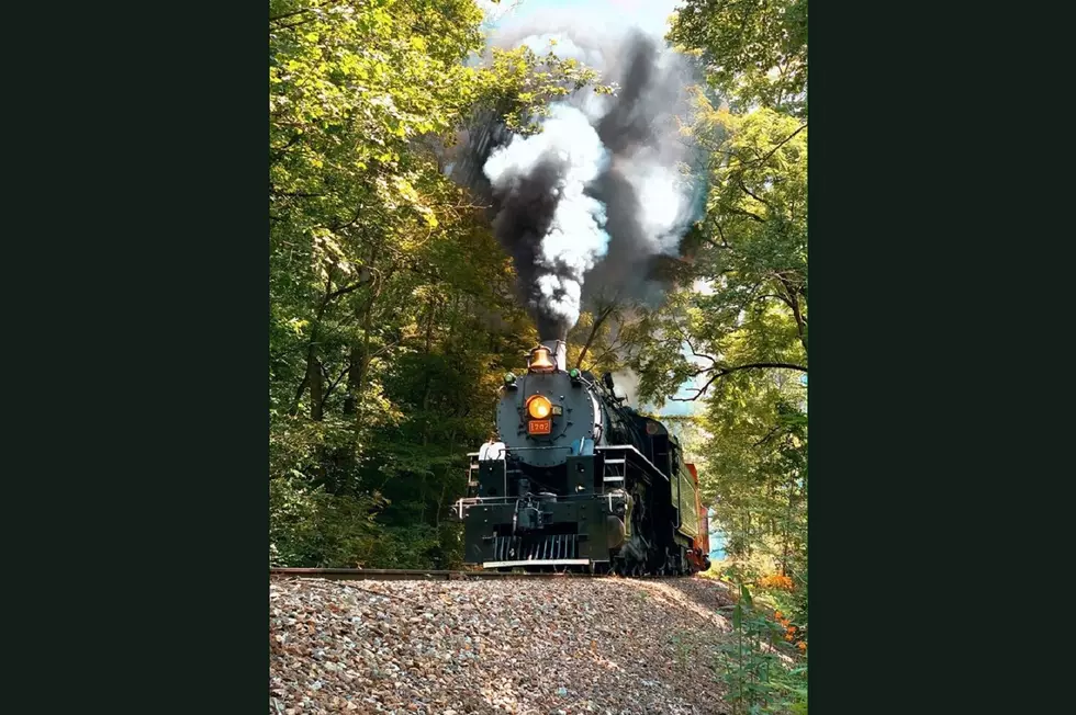 A Train Trip Through the Smoky Mountains Is a Dream Getaway [PHOTOS]