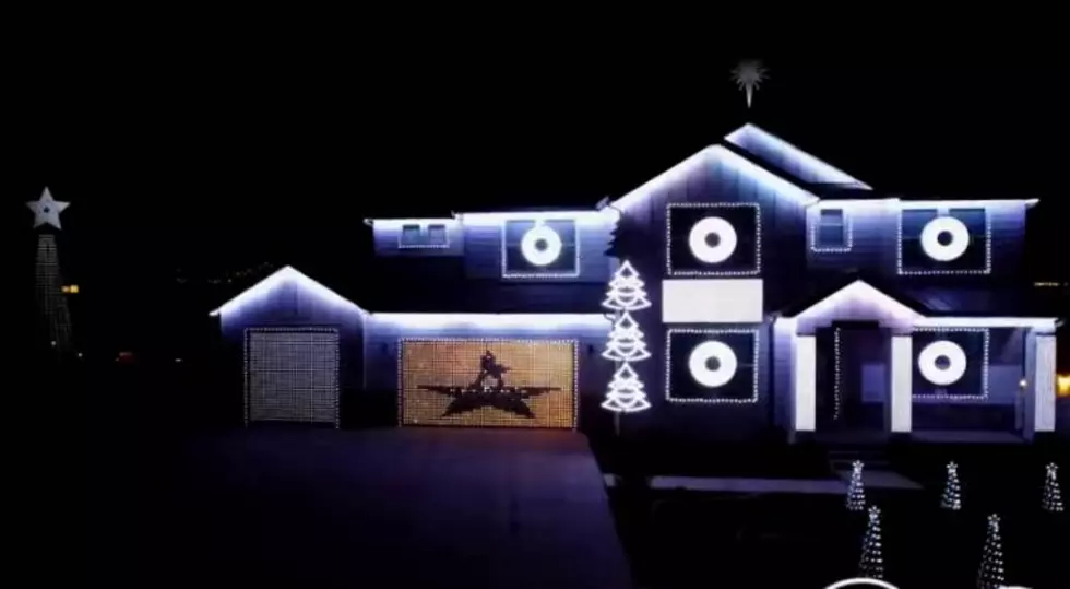 Incredible Hamilton-Themed Holiday Light Show [Video]