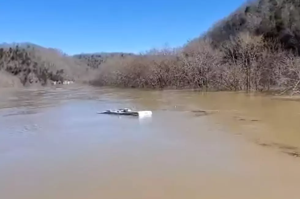 RV Seen Floating Down Kentucky River [VIDEO]