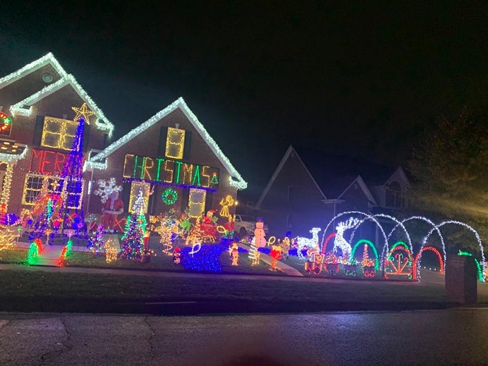 Owensboro’s Quaran-TEEN Is Bringing His Spectacular Christmas Light Early This Year