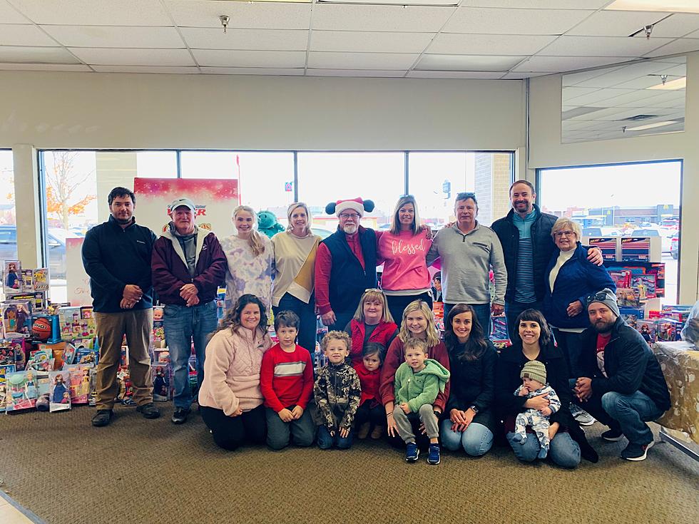 Owensboro Family Helps Brighton the Season For Families in Need