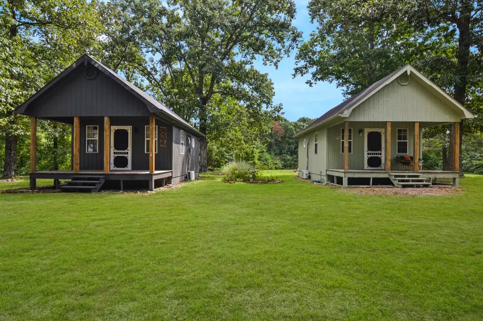 Two Adorable Tennessee Tiny Homes Make Perfect Vacay Getaway & They’re For Sale Together