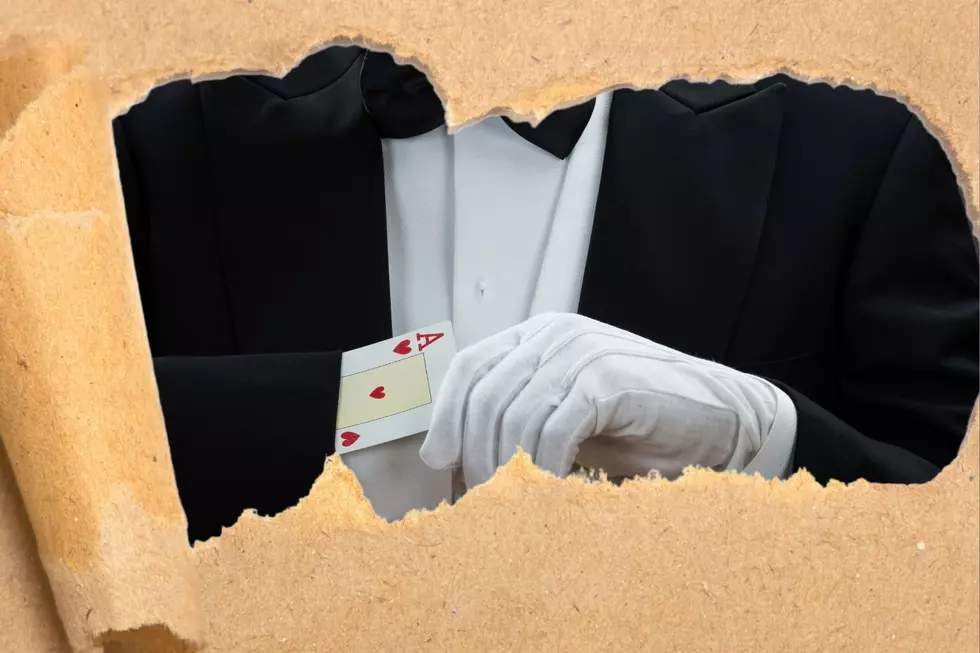 Watch This Guy Reveal Secrets Behind Popular Magic Tricks [VIDEO]