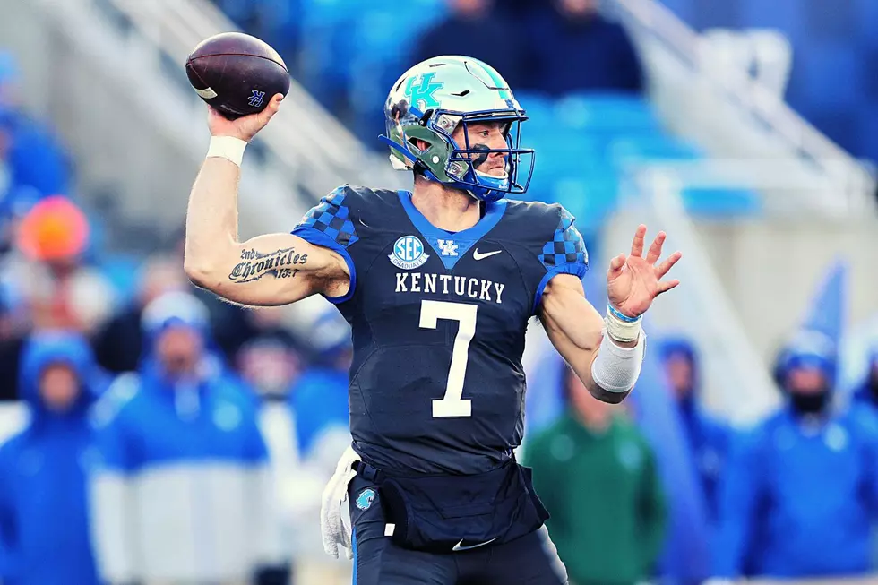 Kentucky Quarterback Will Skip Bowl Game and Head to the NFL Draft