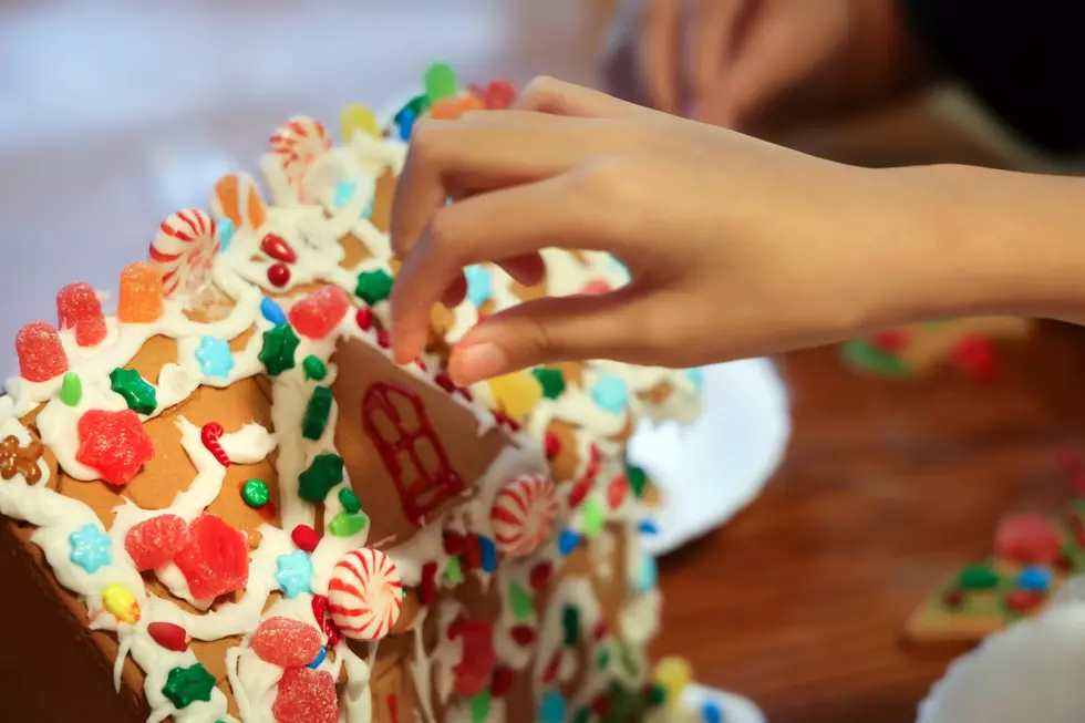 There’s a Fun Gingerbread House Decorating Contest in Kentucky with Cash Prizes