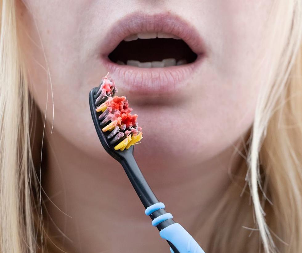 Kentucky Dentist Explains Why You Should Change Your Toothbrush When You’re Sick